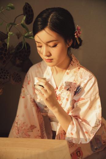 继子爱上后妈中文版免费观看电视剧