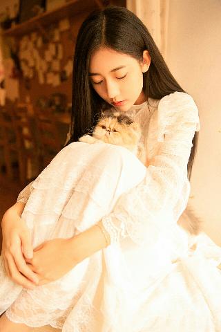 老婆出差闺蜜来家住几天