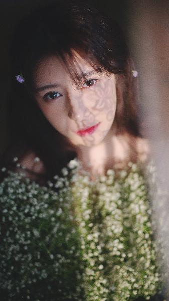 亭亭玉立四月天月色阑珊处情已晚