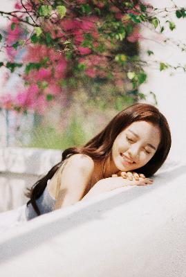 他的巨物撑开她的花缝的导演是谁