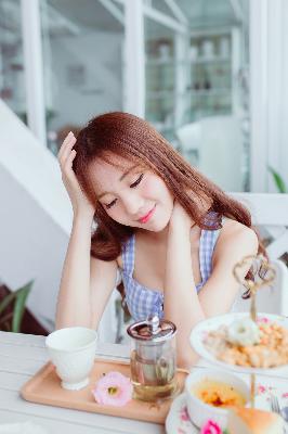 两个女儿和爸爸的搞笑视频