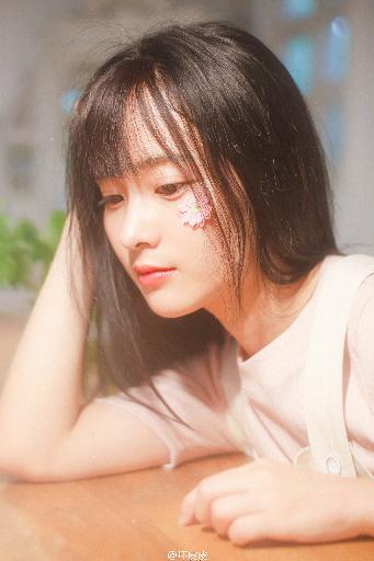 春潮烂漫海棠红